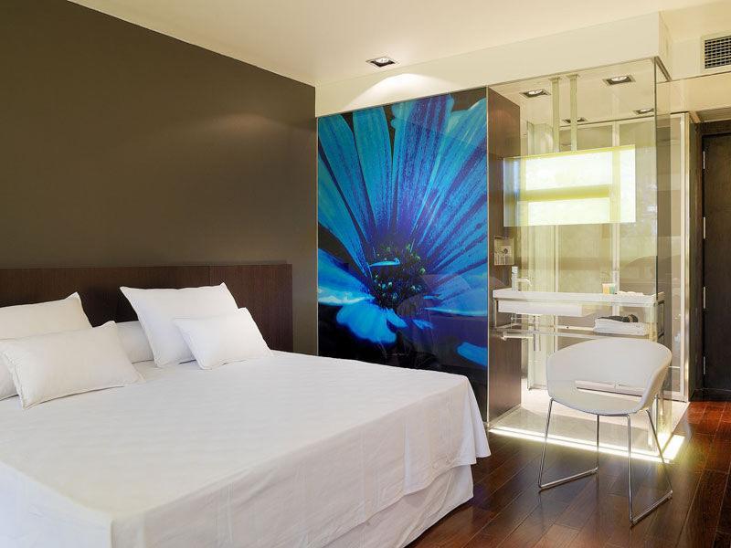 Ikonik Angli Hotel Barcelona Room photo
